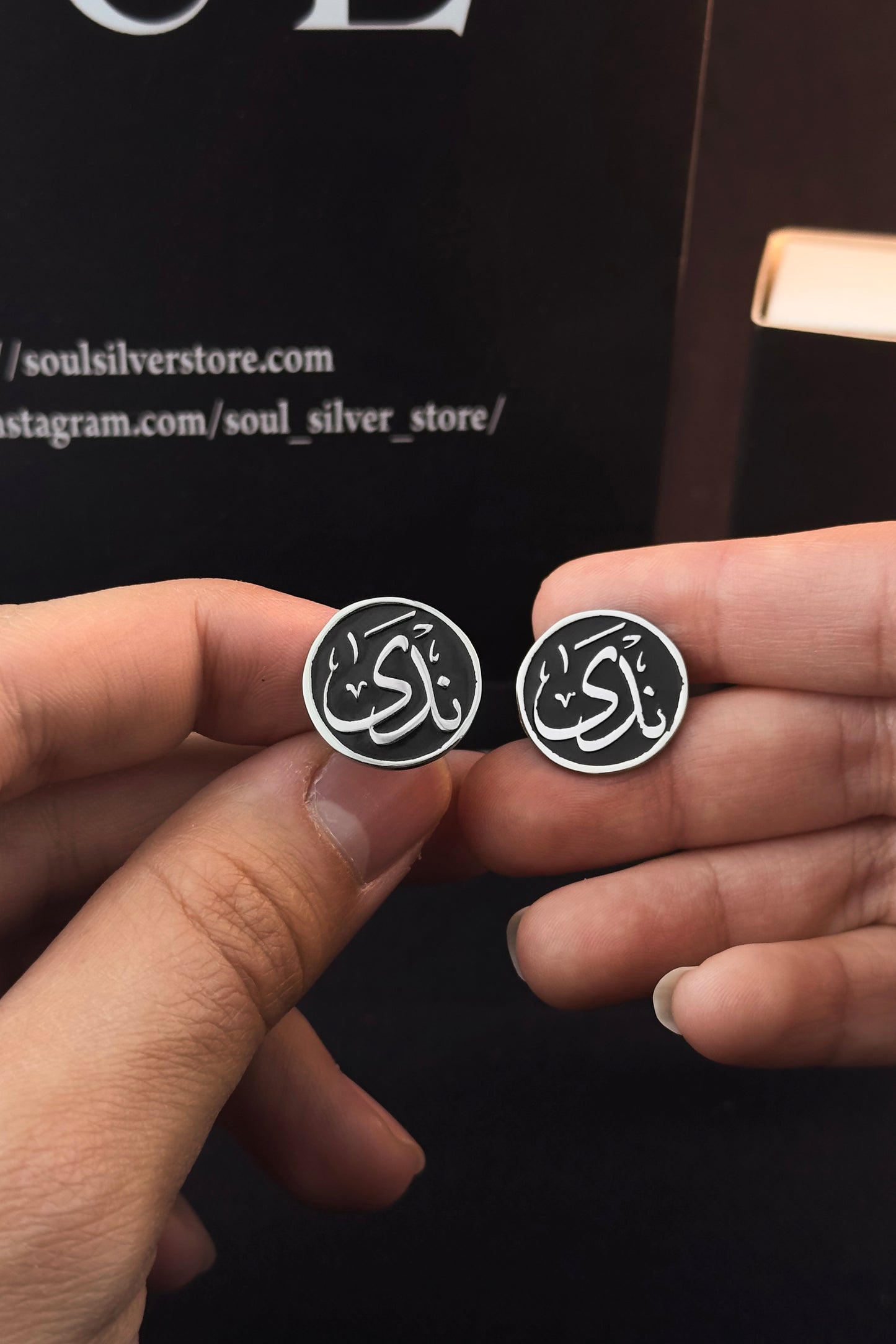 دبوس بدلة دائري