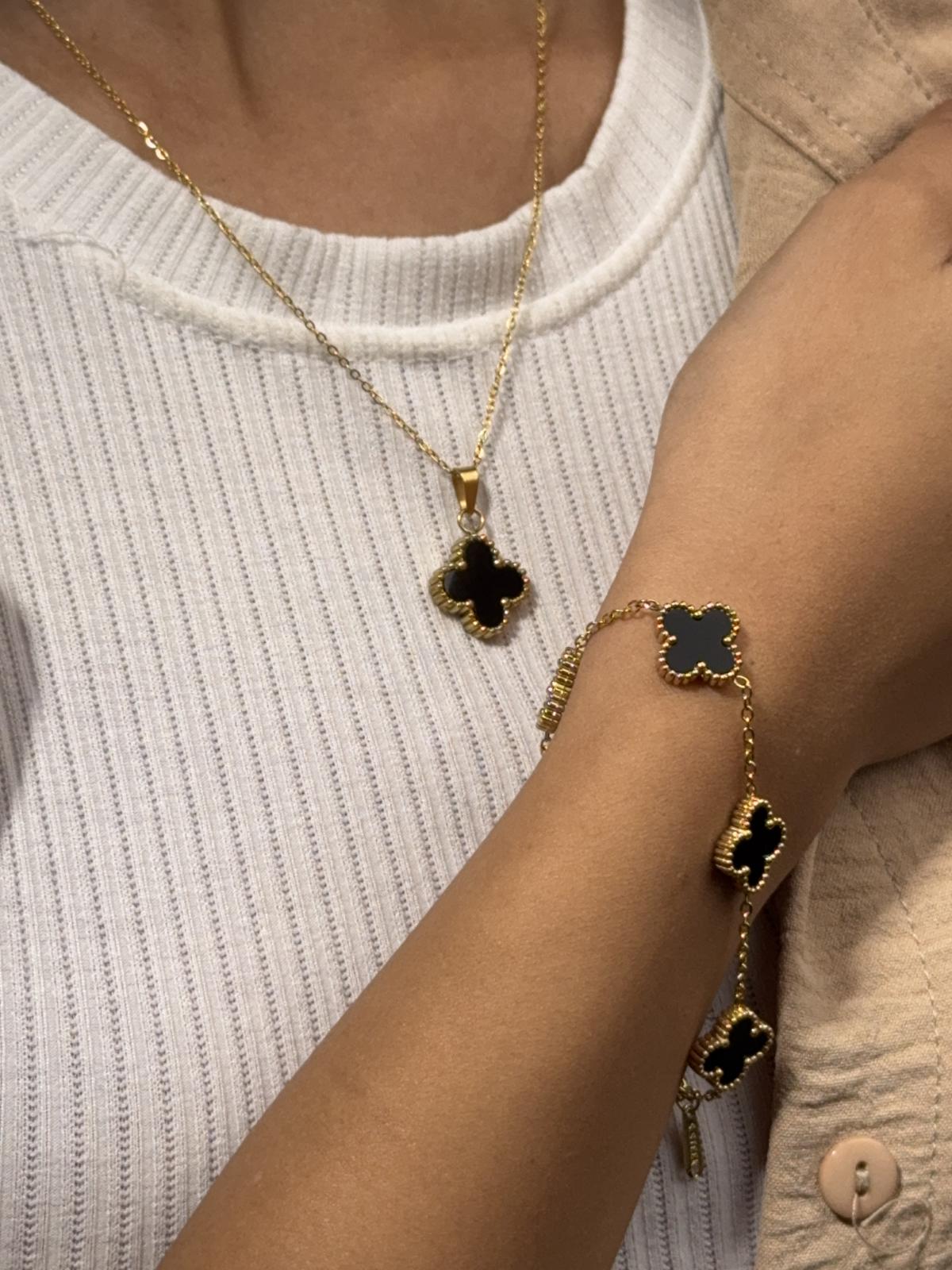 سلسلة Van Cleef وردة واحده