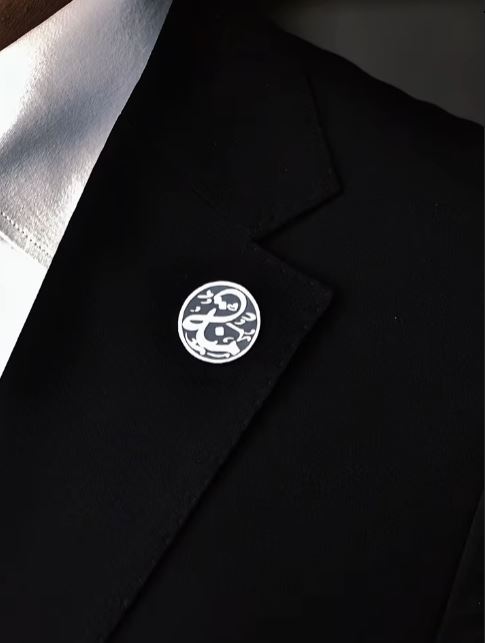 دبوس بدلة دائري