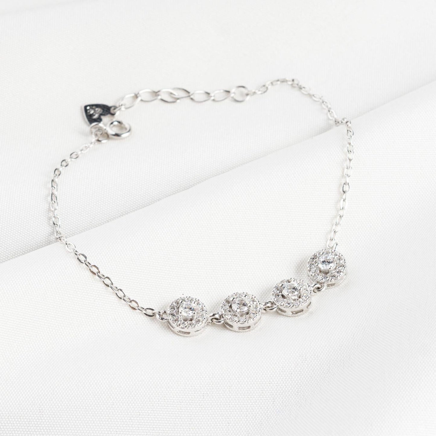 Circular Diamond Chain Bracelet